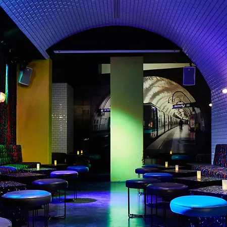 Generator Хостел Париж