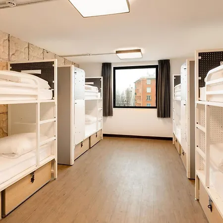 Hostel Generator Parijs
