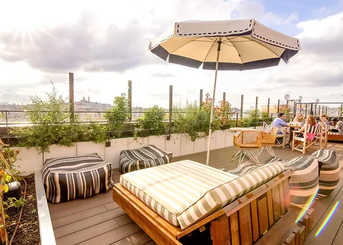 ホステル ジェネレーター パリ