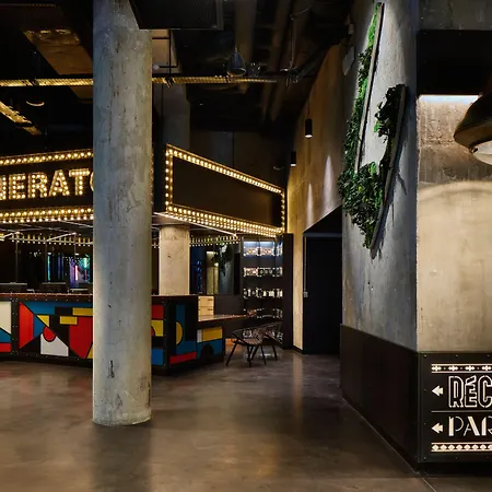 Generator Albergue Paris