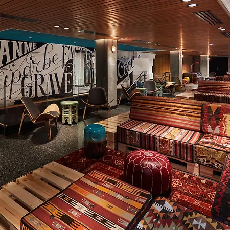 Generator Hostel Παρίσι