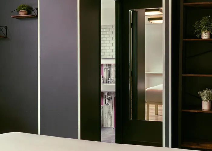 호스텔 제너레이터 *