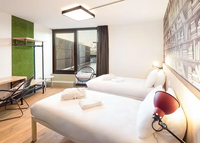 호스텔 제너레이터 *