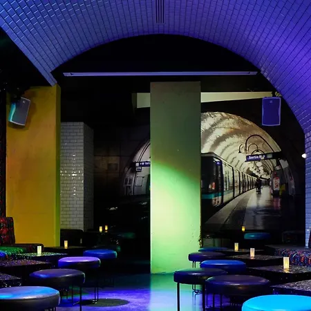 Generator Hostel *