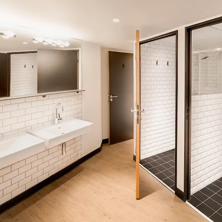 אכסניה Generator